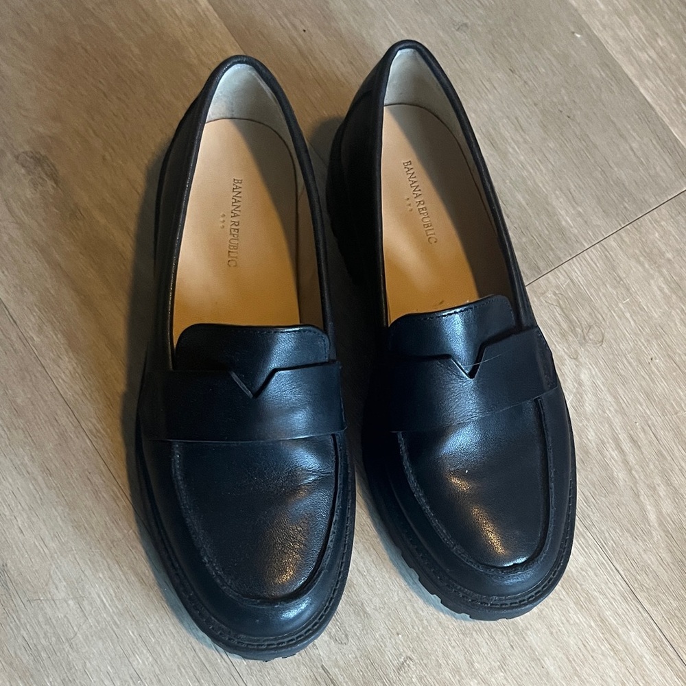 Banana Republic Classic Black Leather Loafers